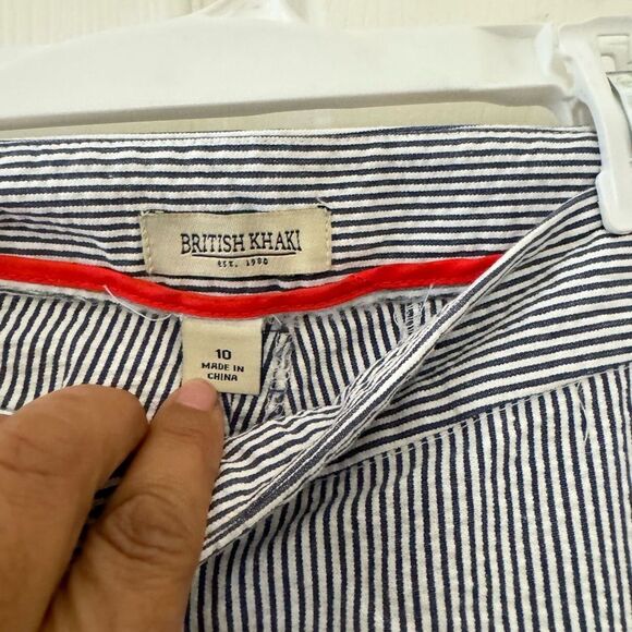 British Khaki tripped Capri Pants - size 10 - Picture 2 of 3